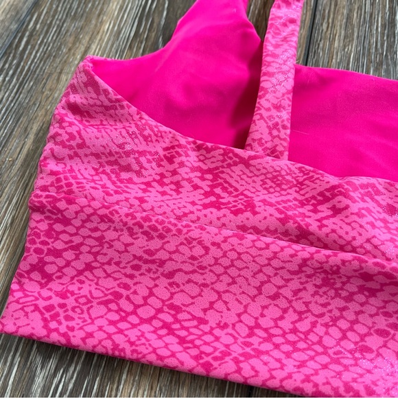 Beach Riot sport hot pink shimmer snake print sports bra - Picture 3 of 5